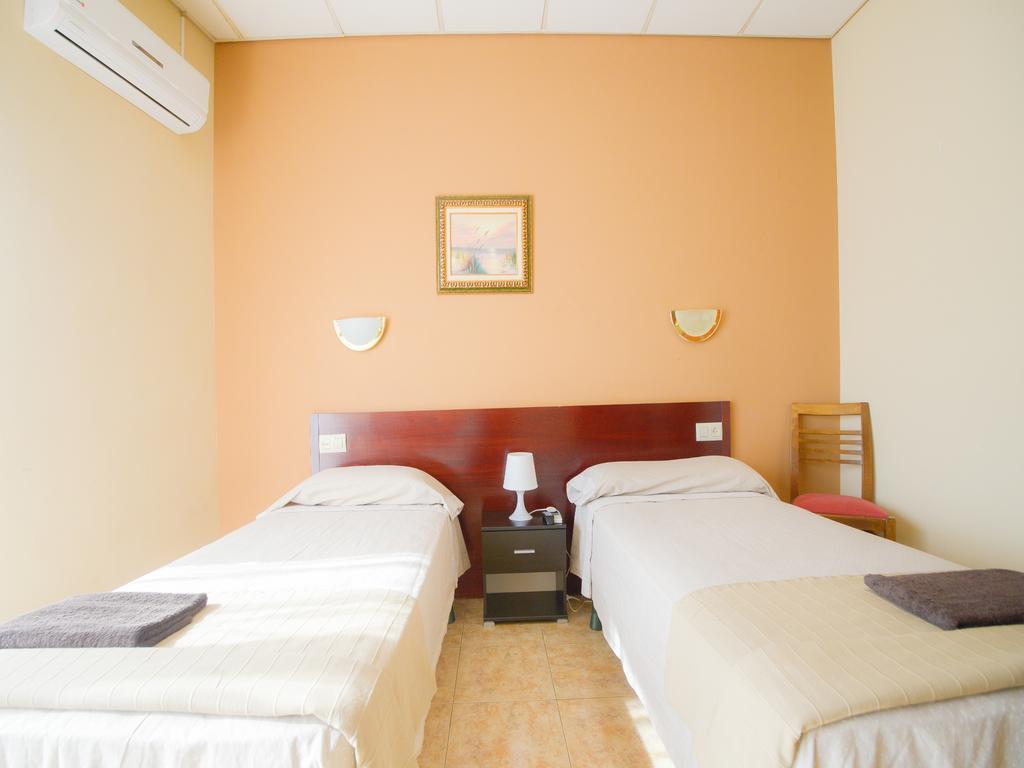 Hostal Torremirona Salt Dış mekan fotoğraf
